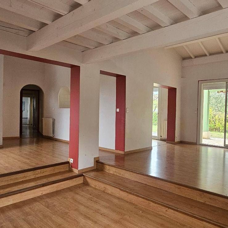 Location maison 7 pièces 165 m² à Chomérac (07210) - Photo 1