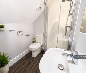 1 bedroom in a house share to rent - Photo 6