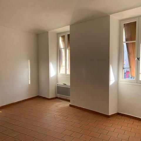 Location Appartement 2 pièces 41m² LES VANS 07140 - Photo 2