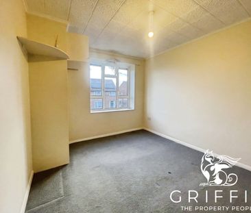 Faymore Gardens, South Ockendon, RM15 - Photo 3