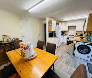 3 bedroom terraced house to rent - Photo 3