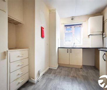 2 bedroom flat to rent - Photo 6