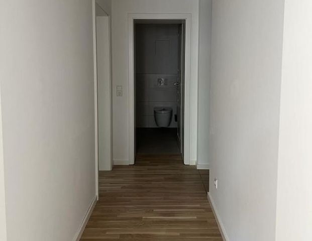 Liebevoll und modern sanierte Wohnung im Erstbezug! Erker, FuÃbodenheizung, Parkett! - Photo 1
