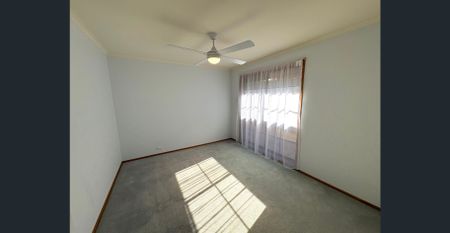 4 Bedroom Home - Photo 4