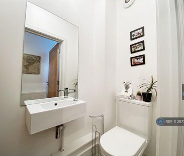 3 bedroom terraced house to rent - Photo 3