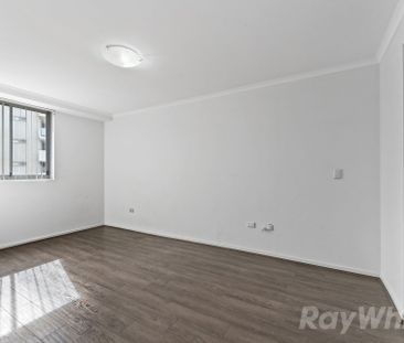 Great One Bedroom Unit - Photo 3