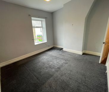 2 bed house to rent in Heywood Street, Blackburn, BB6 - Photo 3