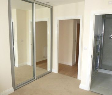 Kingfisher Drive, MAIDENHEAD - Photo 1