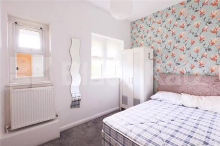 Beautiful two double bedroom property set in an amazing location - Photo 2