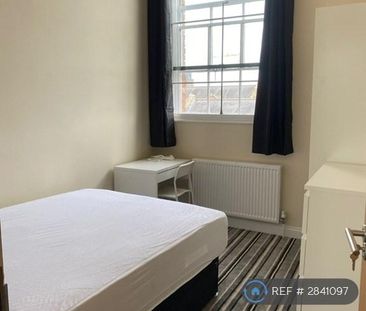 1 bedroom in a house share to rent - Photo 1