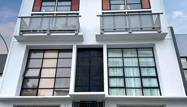 Chic city living - Photo 1