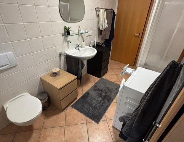 Einliegerwohnung mit Terasse im EG eines Einfamilienhauses - Photo 1