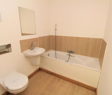 2 bedroom apartment to rent - Photo 6