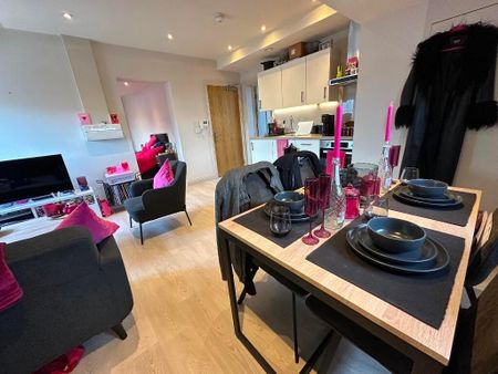 1 bedroom flat to rent - Photo 2