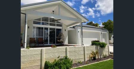 Modern Family Retreat in Prime Location - Photo 2