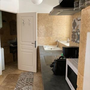 MEUBLÉ SAINT-REMY de PROVENCE 662 € CC - Photo 3