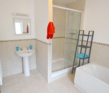 6 bedroom detached house to rent - Photo 3