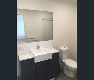 Furnished "VIBE" on Wellington Street - Photo 3