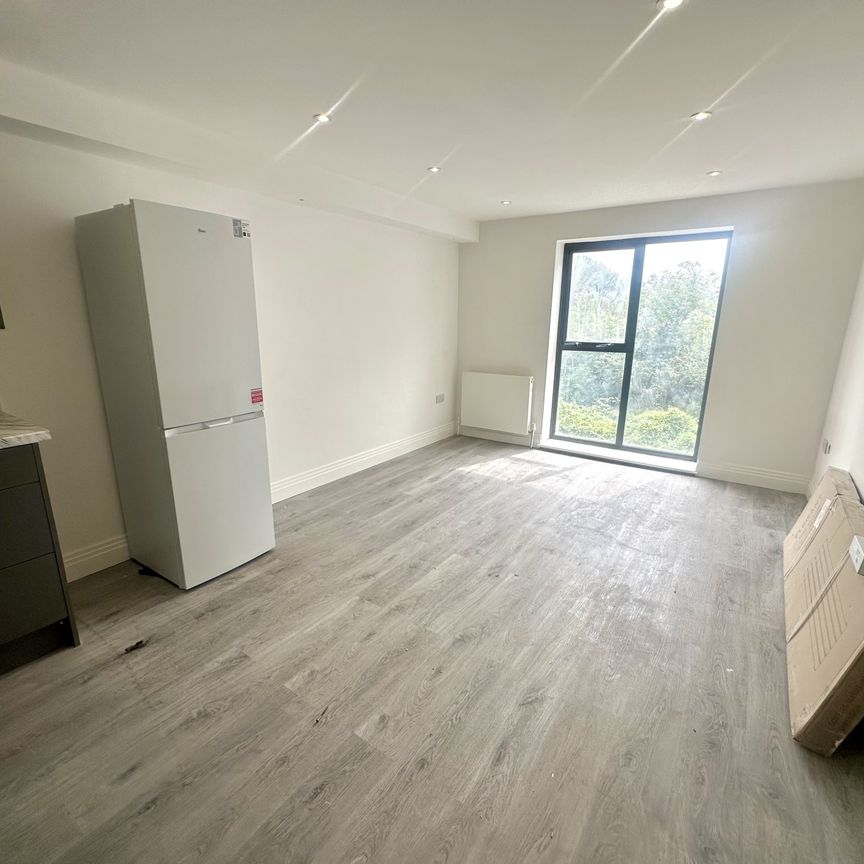 6 Barge Drive, Greater London, UB2 - Photo 1