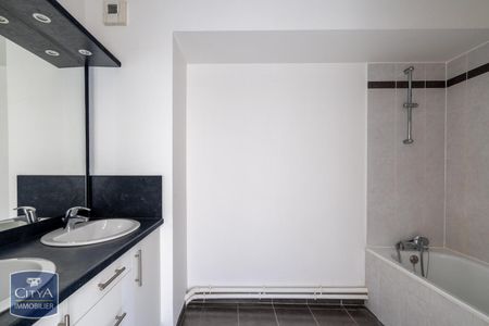 Location Appartement 3 pièces 67m² BORDEAUX 33300 - Photo 2