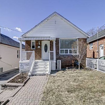 Renovated Bungalow! Hardwood Flooring, Parking - Photo 4