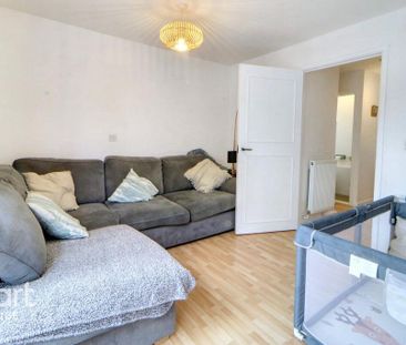 3 bedroom end of terrace house to rent - Photo 1