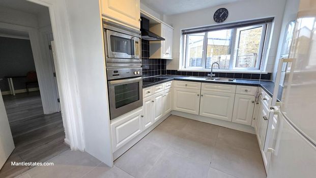 5 bedroom semi-detached house to rent - Photo 1