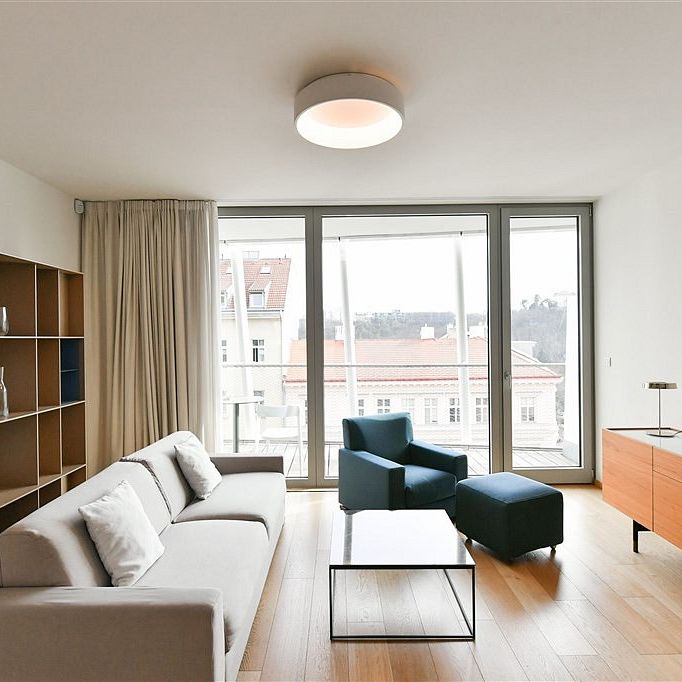 Pronájem bytu 2+kk 62 m² - Fotografie 1