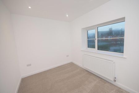 3 bedroom detached house to rent - Photo 2