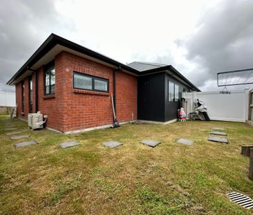 RARE IN RIVERHEAD - Photo 2