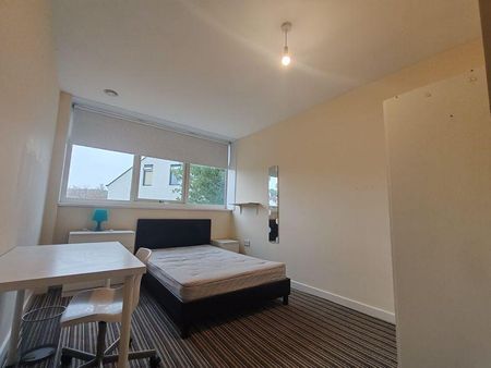 3 bedroom apartment to rent - Photo 2