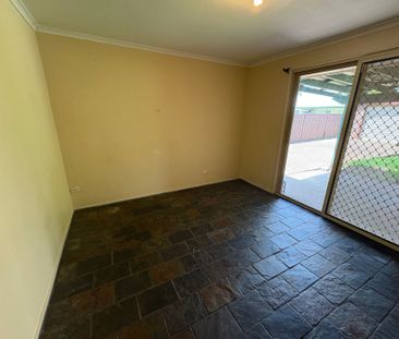 3 Bedroom Brick Home - Photo 5