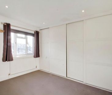 4 bedroom semi-detached house to rent - Photo 6