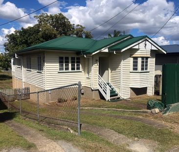 Spacious & Bright Family Home in the Heart of Holland Park - Photo 6
