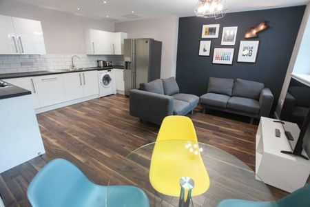 6 bedroom flat to rent - Photo 2