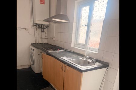 2 Bed Flat, Stoney Stanton Road, CV1 - Photo 4