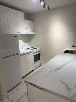 #204 950 Drake St, Vancouver, BC V6Z 2B9, Canada - Photo 1