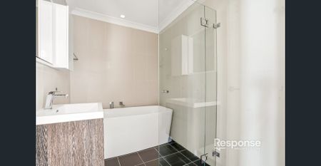 Modern 3-Bedroom Home with Water Included - Photo 4