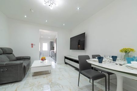 Crichton Avenue, Wallington - Photo 3