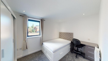 2 bedroom flat to rent - Photo 2