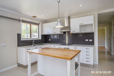 4 McHugh Street, Evatt ACT 2617 - House For Rent | Domain - Photo 2