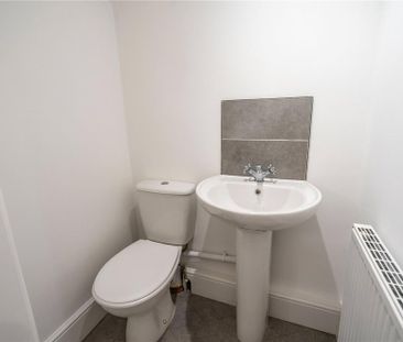 2 bedroom terraced house to rent - Photo 6
