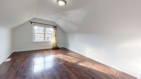 For Lease - 262 Poyntz Avenue Unit# 2nd floor, Toronto, Ontario - Photo 2