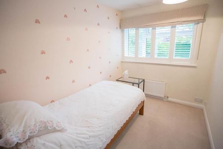 4 bedroom detached house to rent - Photo 5