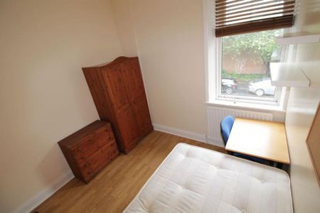 3 bedroom flat to rent - Photo 5