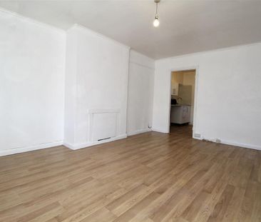 1 Bedroom Maisonette - Garden To Let - Photo 4