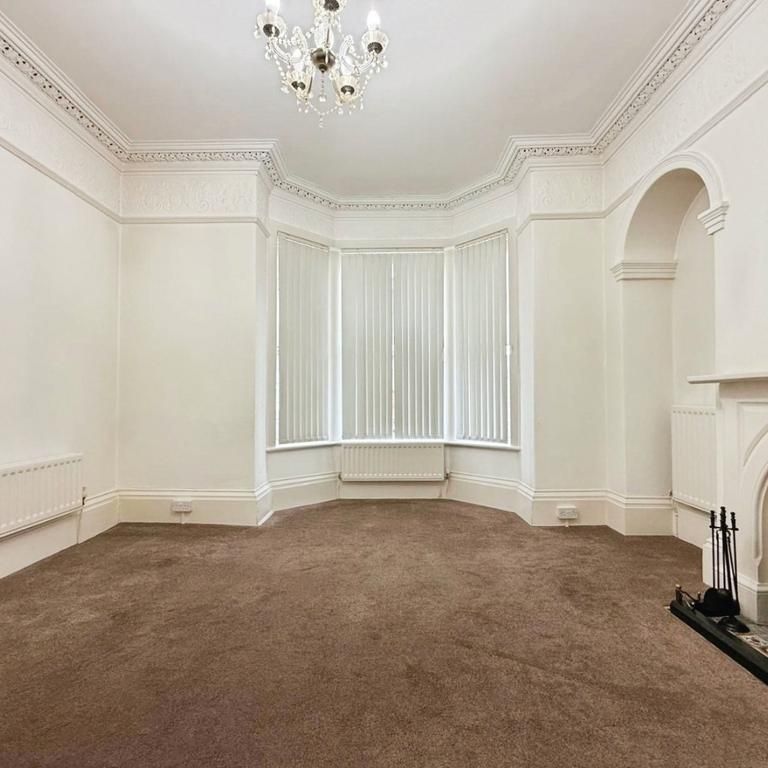 4 bedroom terraced house to rent - Photo 1