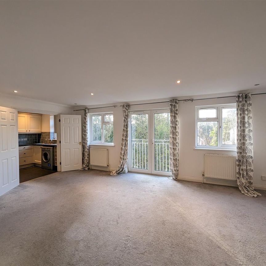 2 Bedroom Apartment - Ground Floor - Photo 1