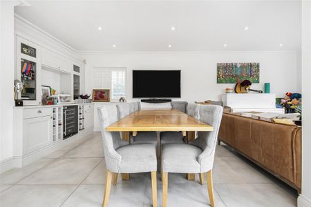 7 bedroom detached house to rent - Photo 2