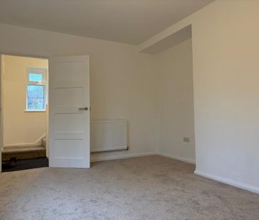 3 bedroom mews to rent - Photo 1